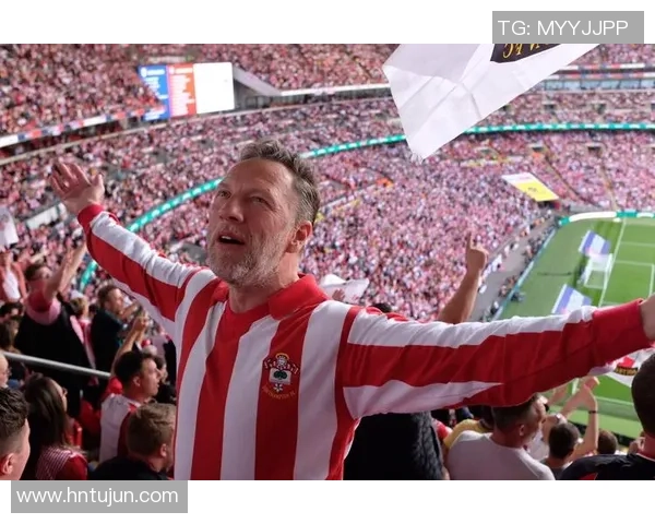 当足球巨星化身满头白发老人重返赛场引发意想不到的震撼场面