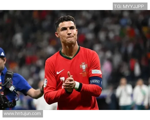 史上最猛十大足球球星排名盘点谁才是真正的绿茵场王者人物